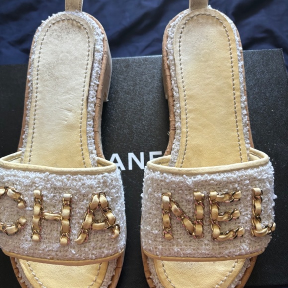 Chanel Slides - Picture 3 of 8